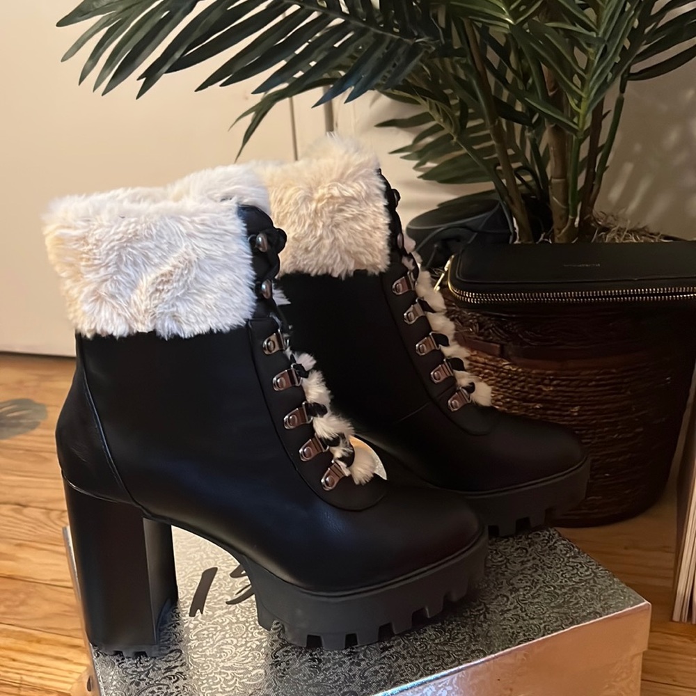 Black & White fuzzy boots with laces
